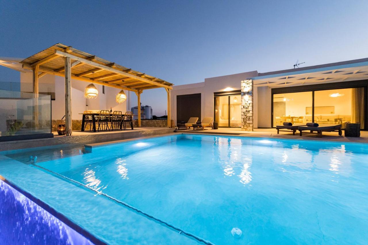 Grand Blue Villas Lakhania Extérieur photo